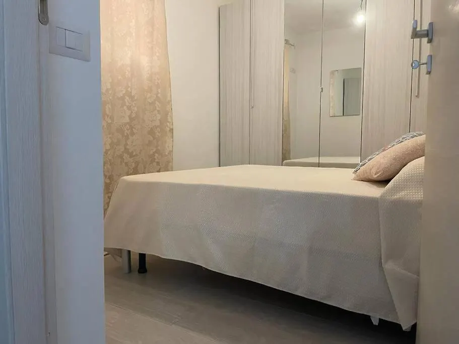 Apartament La Casa Al Mare Da Franca Cannigione 0*,